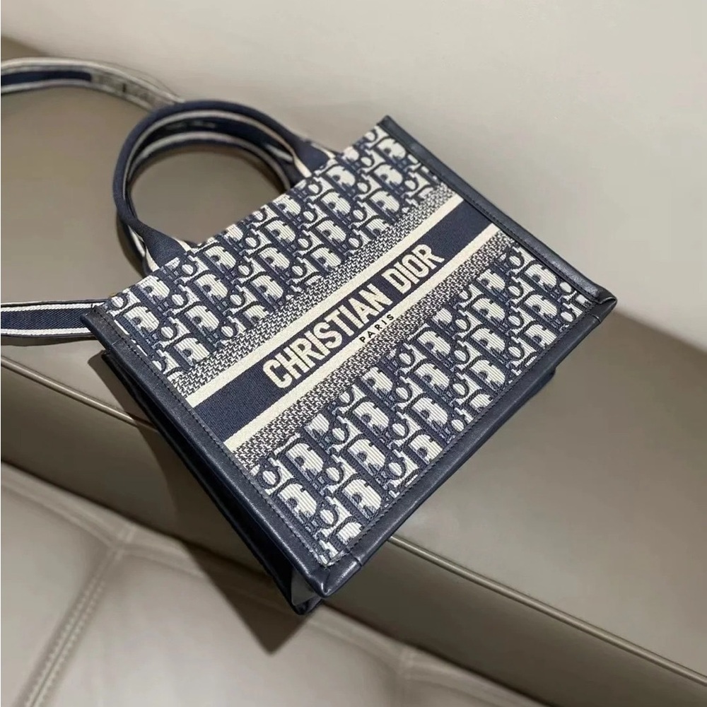 Medium Dior Book Tote Blue Dior - Picture 2 of 2